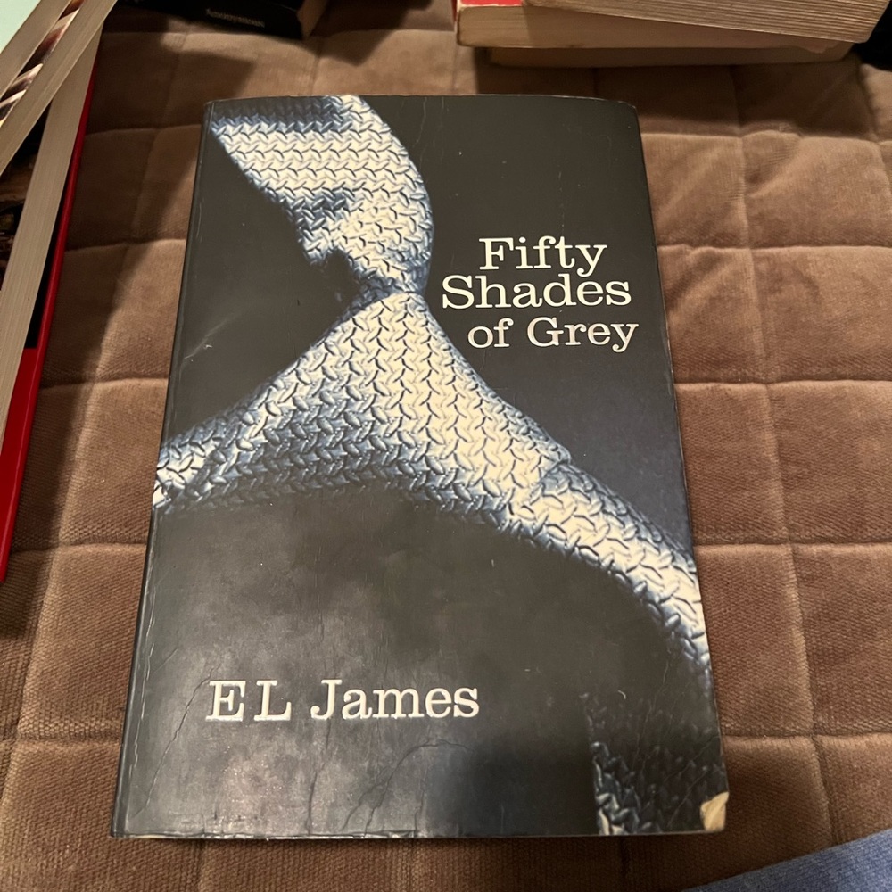 Fifty Shades of Grey Paperback